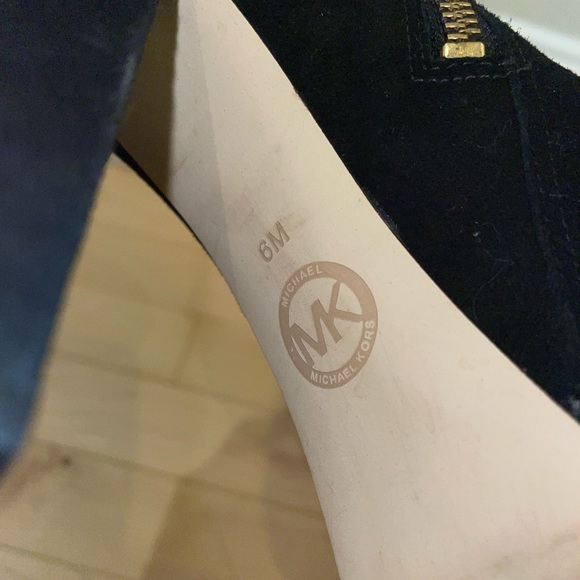 MK Black suede’s heeled boots - Picture 4 of 4